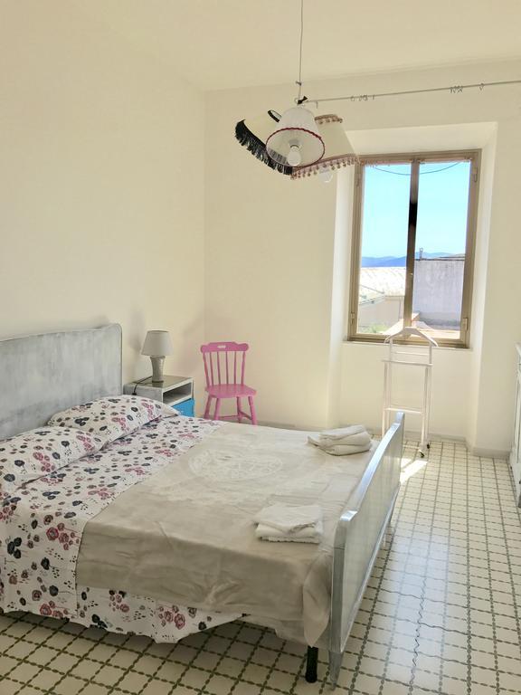 Appartamento Piazza Mercato Olbia Esterno foto