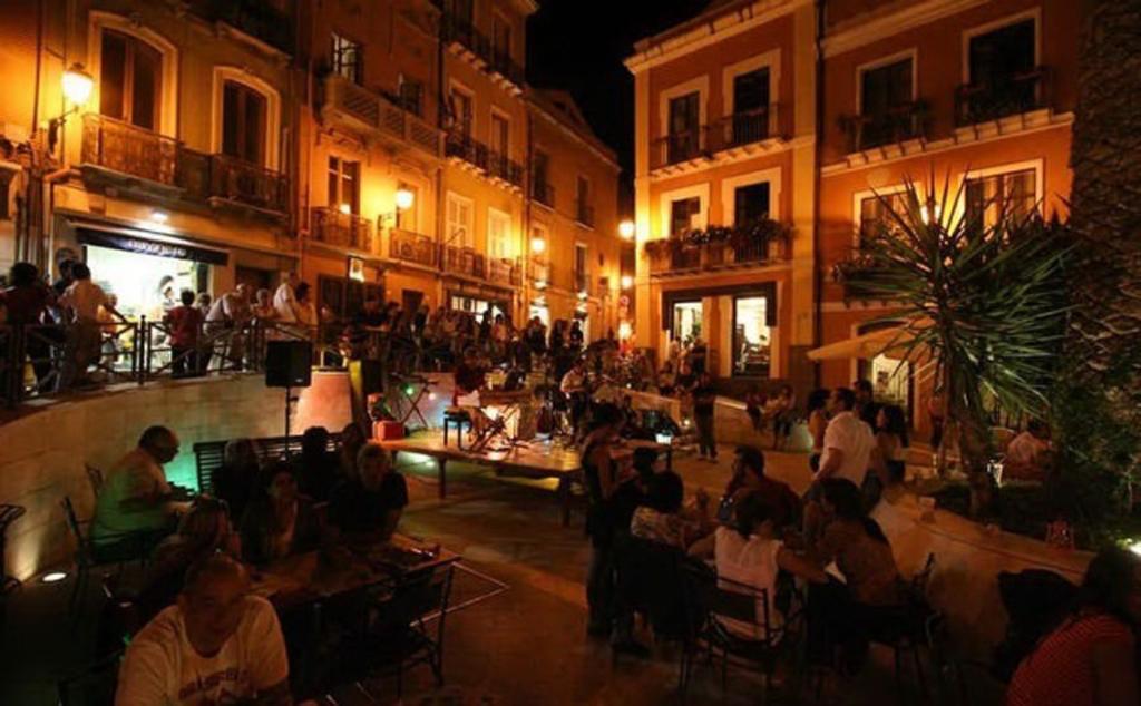 Appartamento Piazza Mercato Olbia Esterno foto