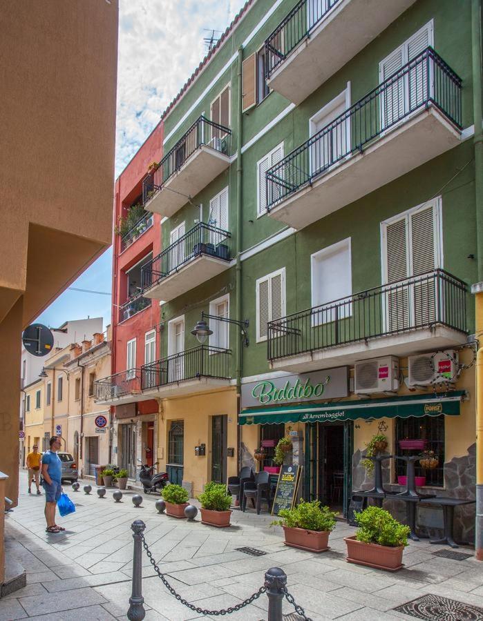 Appartamento Piazza Mercato Olbia Esterno foto